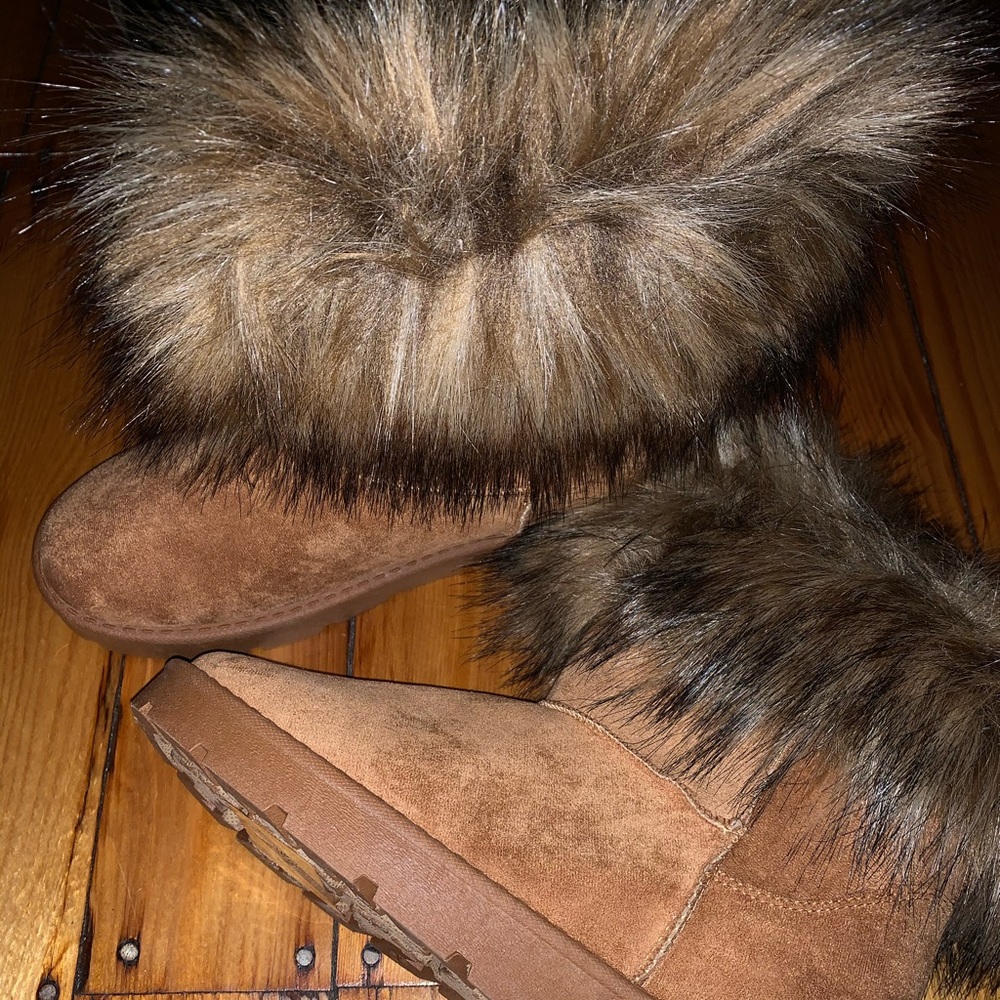 Brand new tan furr boots
